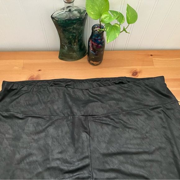Ava & Viv High Waisted Black Liquid Shine Leggings Size 4X New With Tags - Picture 4 of 12